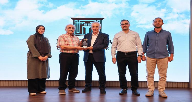 Akredite Bölüm ve Programların Başarıları, Akreditasyon Ödül Töreninde Kutlandı - 12